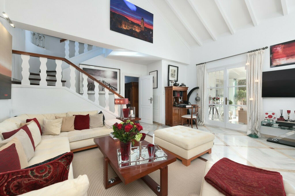 Detached Villa Marbella Málaga - image 11