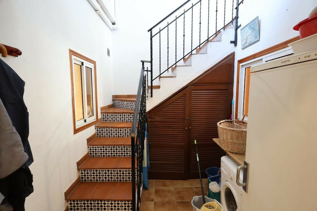 Townhouse Villamartin Alicante - image 11