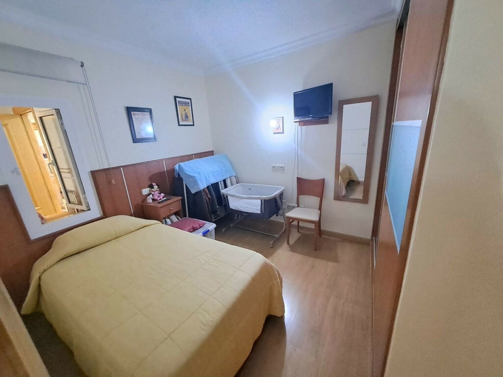 Middle Floor Apartment Fuengirola Málaga - image 11