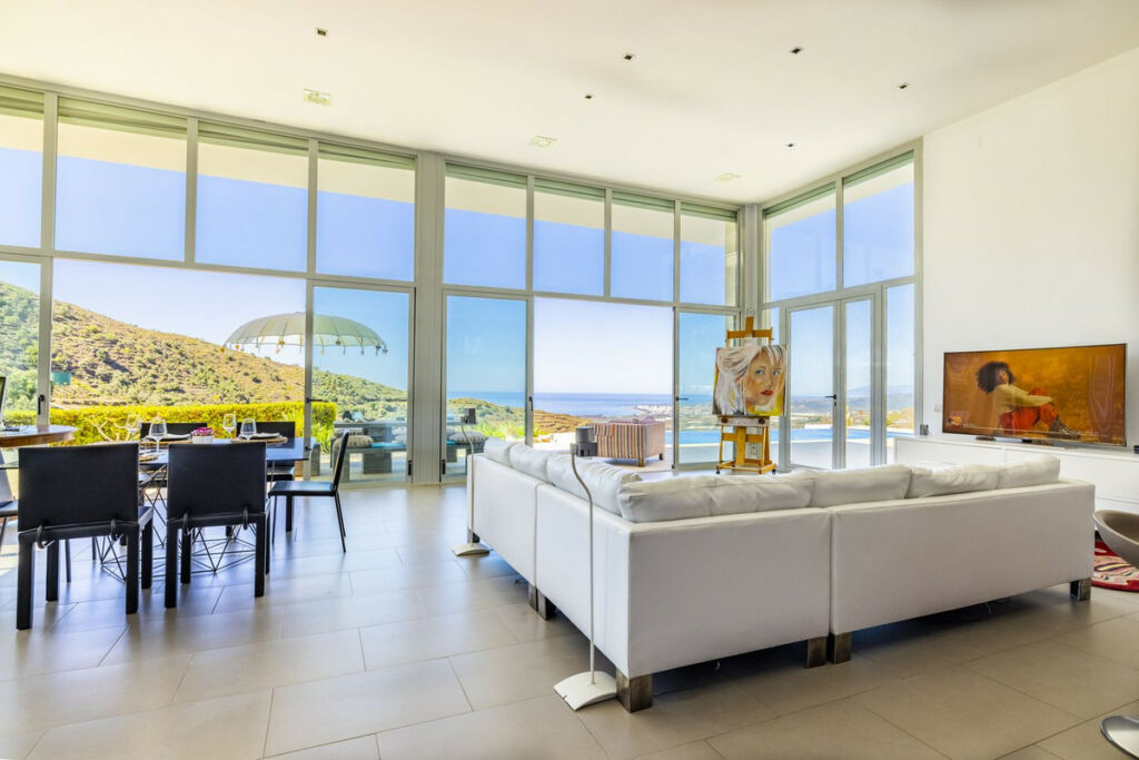 Detached Villa Sayalonga Málaga - image 12
