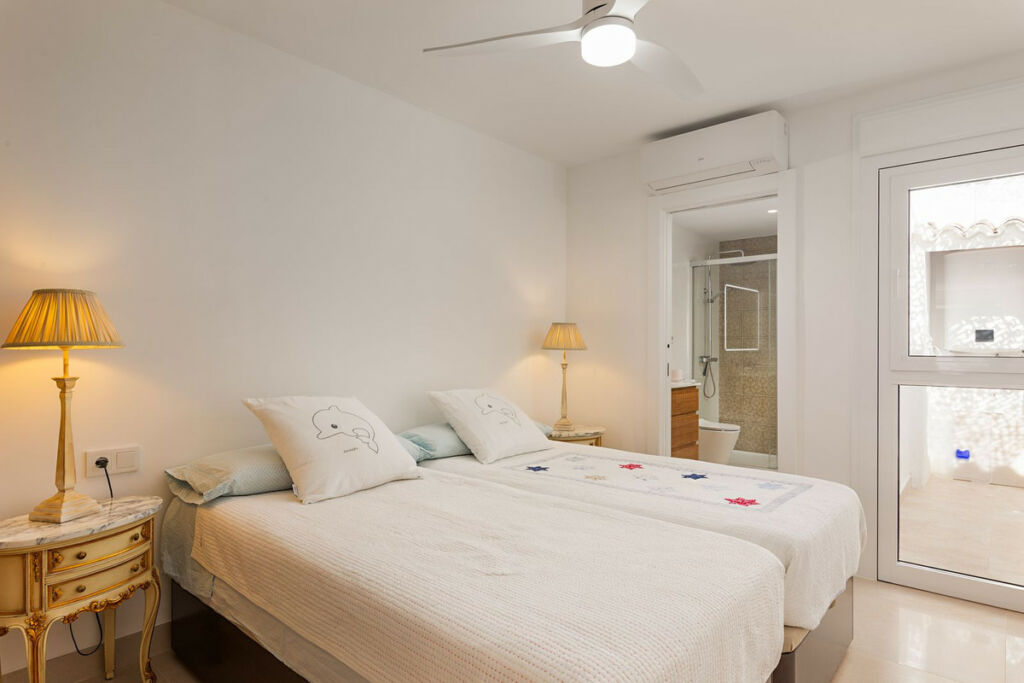 Townhouse Nueva Andalucía Málaga - image 11