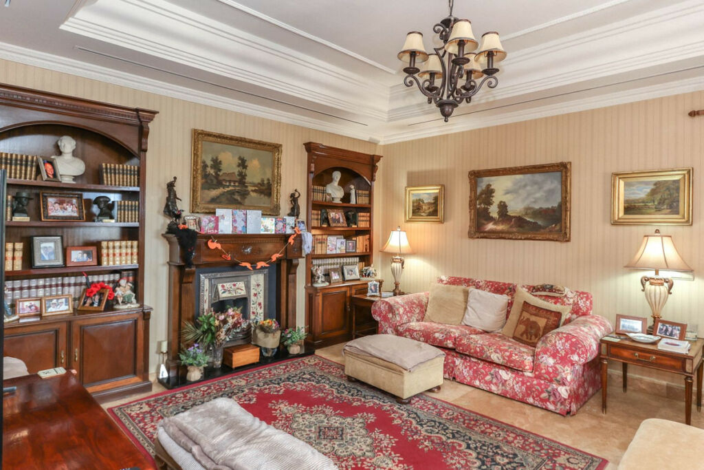 Detached Villa Monda Málaga - image 11