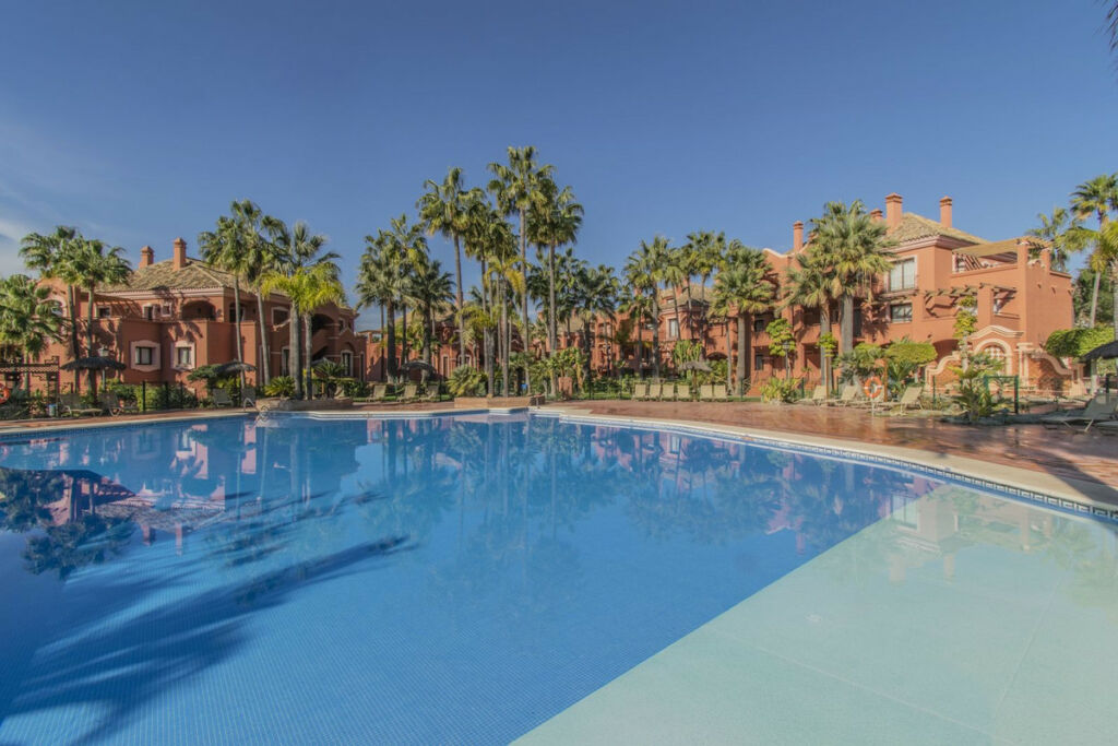 Ground Floor Apartment Puerto Banús Málaga - image 11