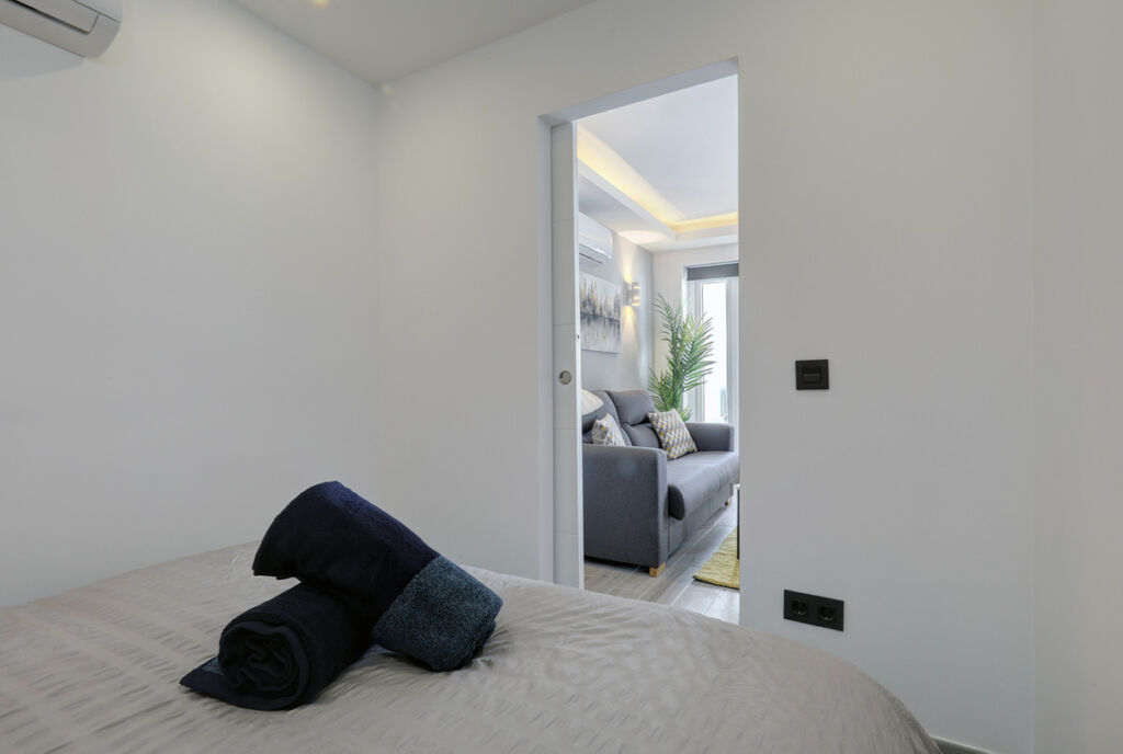 Middle Floor Apartment Nueva Andalucía Málaga - image 11