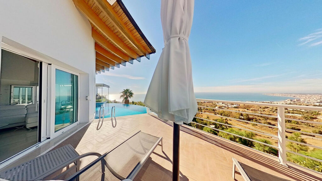 Detached Villa Benalmadena Málaga - image 11