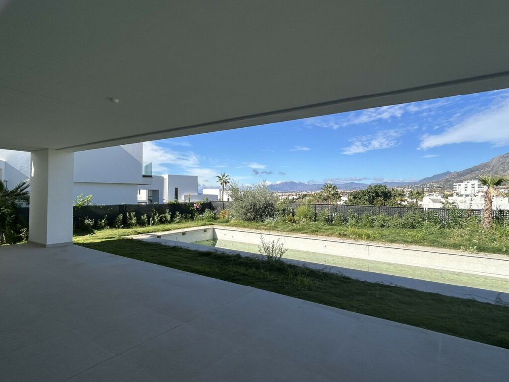 Detached Villa Río Real Málaga - image 12