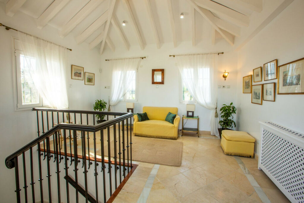 Detached Villa Sotogrande Cádiz - image 12