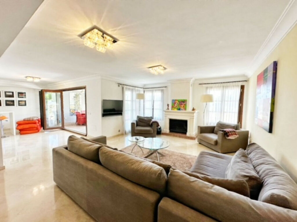 Semi-Detached House La Heredia Málaga - image 12