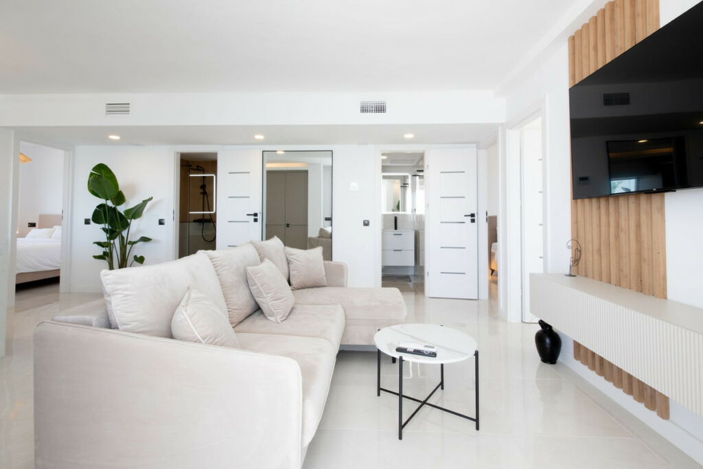 Penthouse Calahonda Málaga - image 12