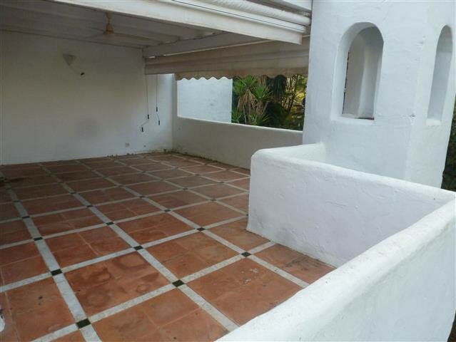 Penthouse Guadalmina Baja Málaga - image 12
