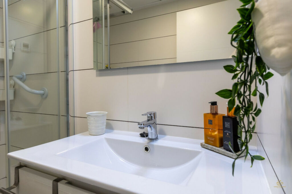 Ground Floor Apartment Villamartin Alicante - image 13