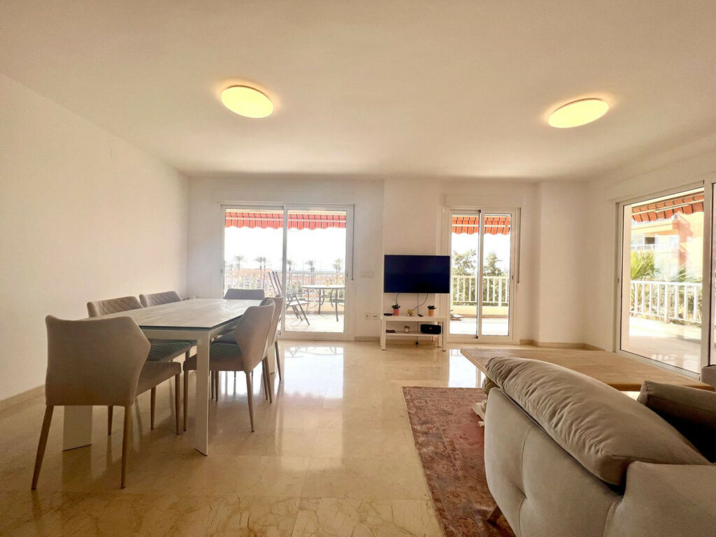 Middle Floor Apartment Fuengirola Málaga - image 12