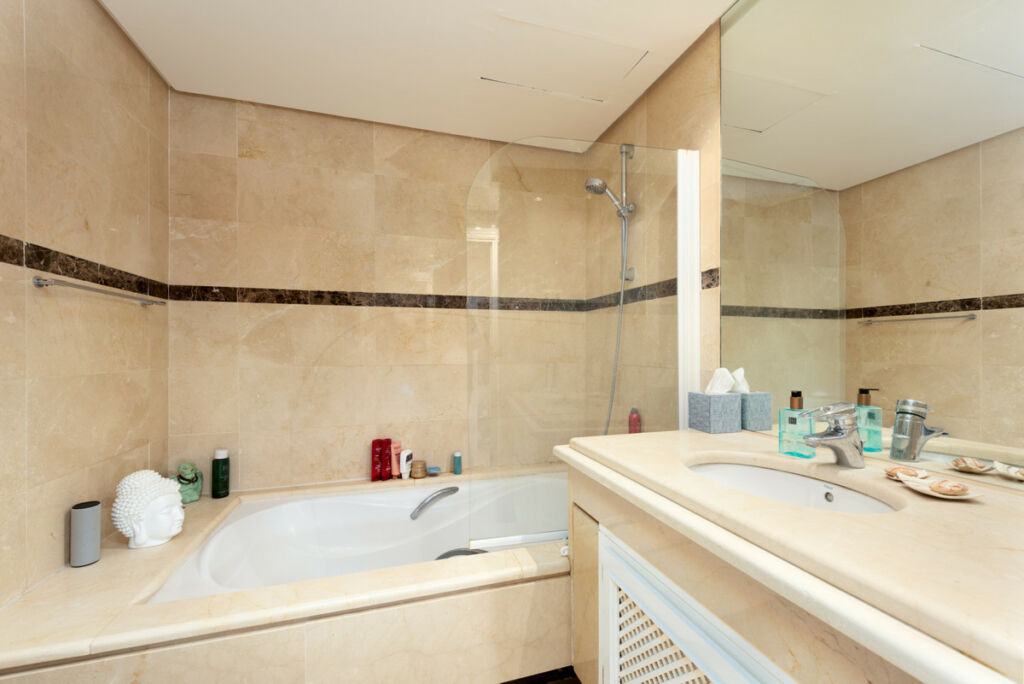 Penthouse Duplex Nueva Andalucía Málaga - image 12