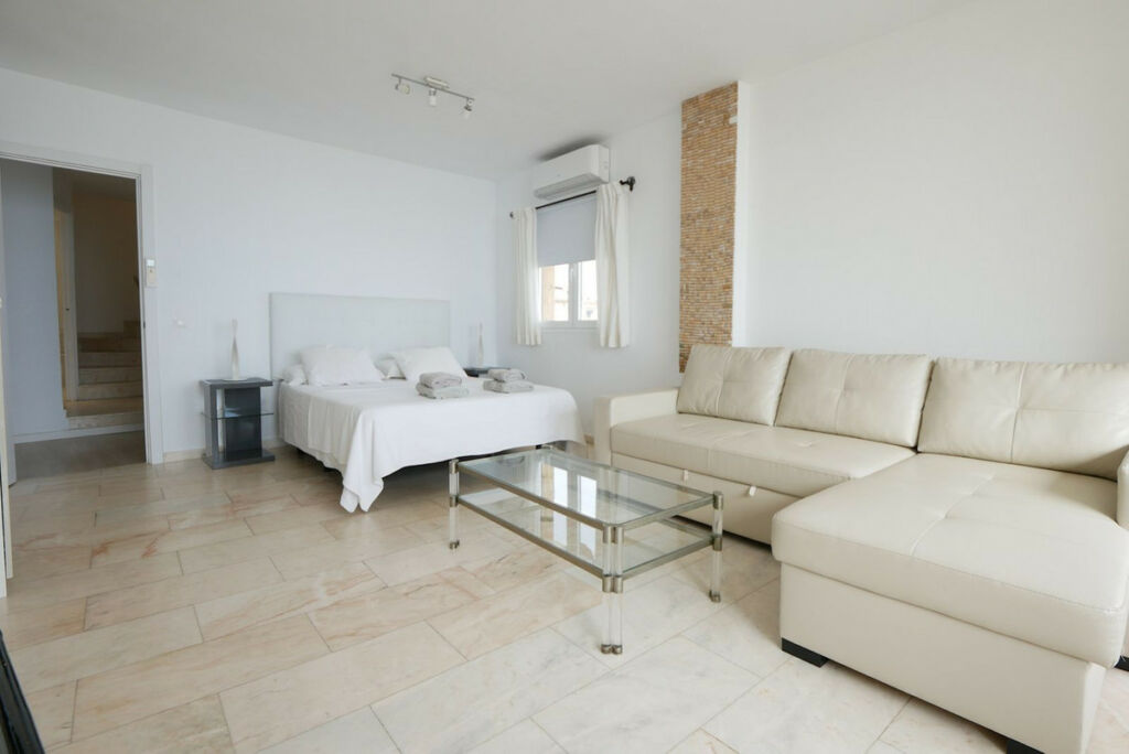Top Floor Apartment Puerto de Cabopino Málaga - image 13