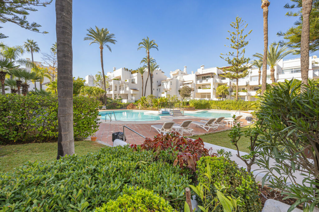 Ground Floor Apartment The Golden Mile Málaga - image 12
