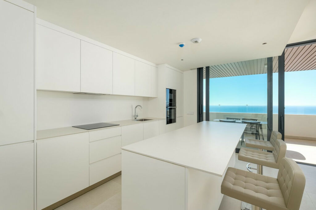 Middle Floor Apartment Carvajal Málaga - image 12