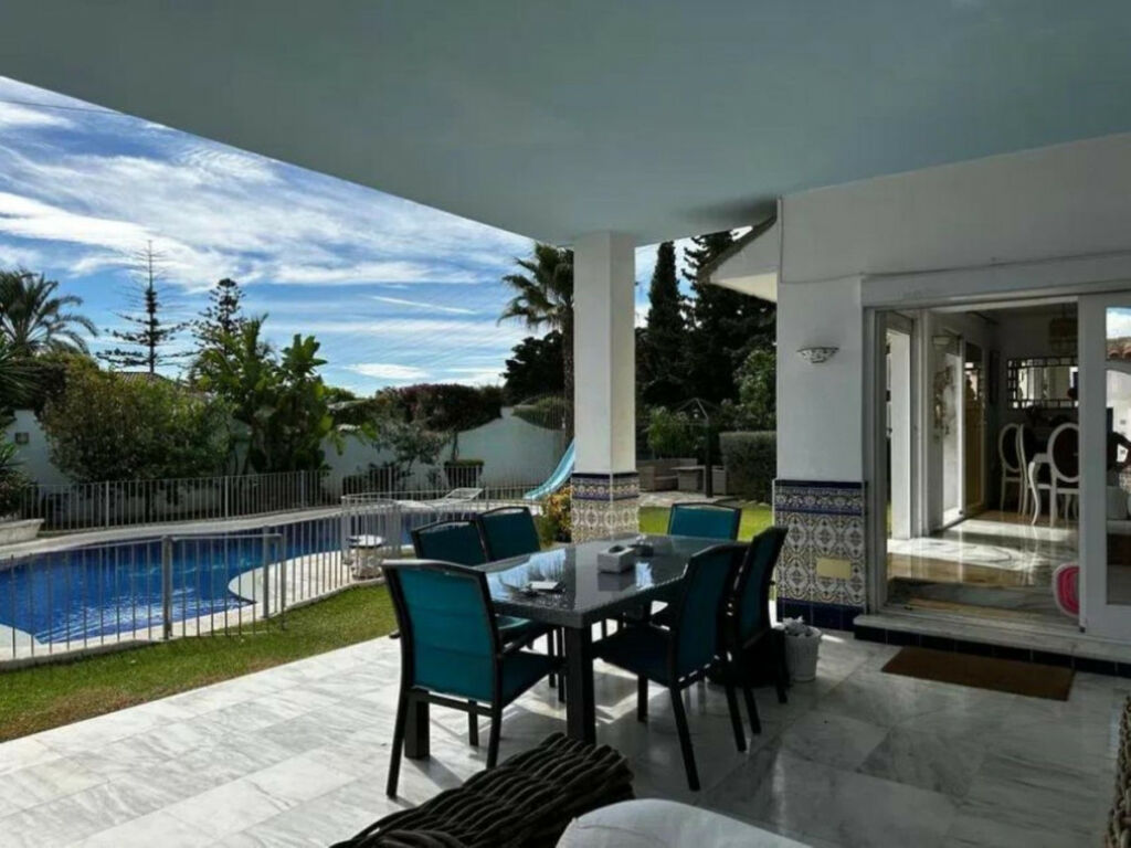 Detached Villa Marbella Málaga - image 12