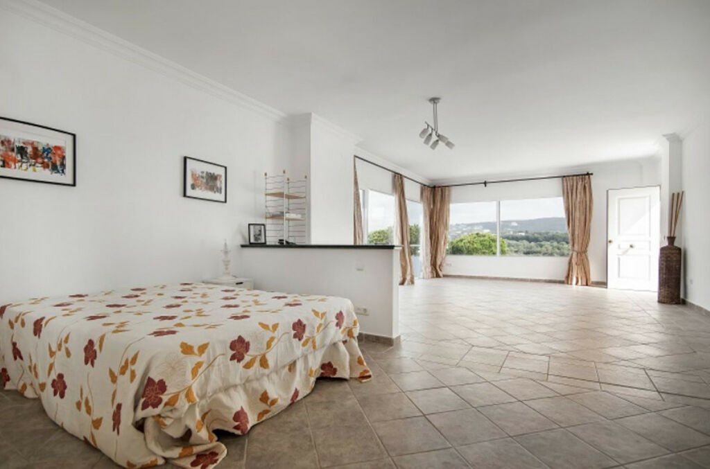 Detached Villa Sotogrande Alto Cádiz - image 12