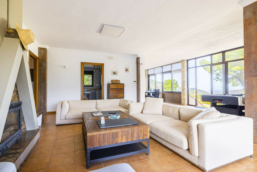 Detached Villa Sayalonga Málaga - image 12