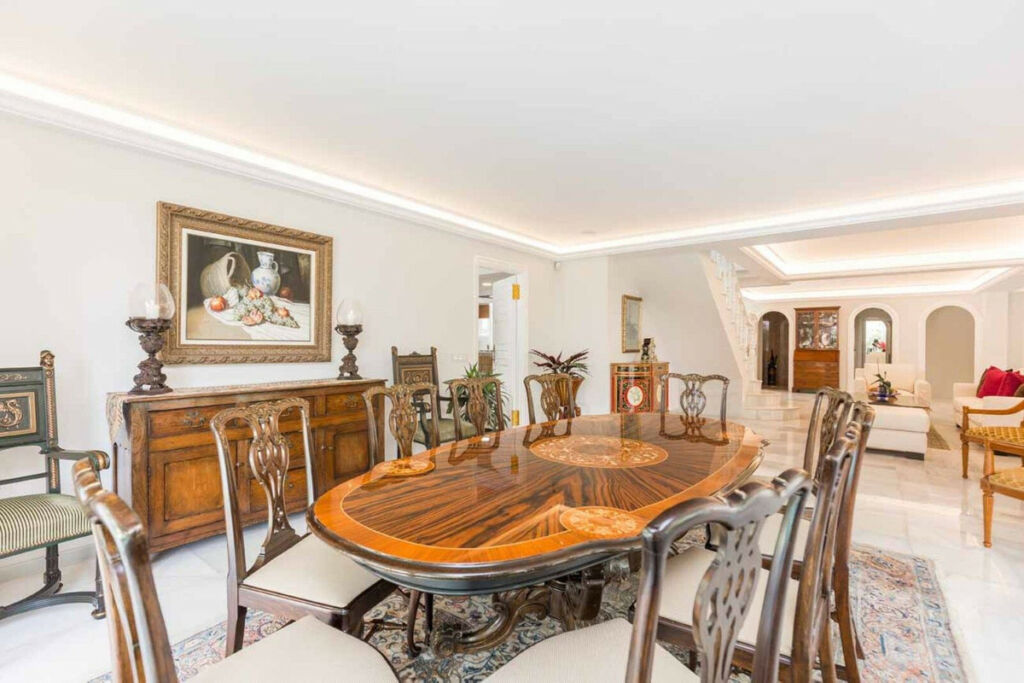 Detached Villa Río Real Málaga - image 14