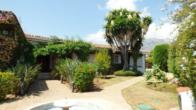 Detached Villa Marbella Málaga - image 14