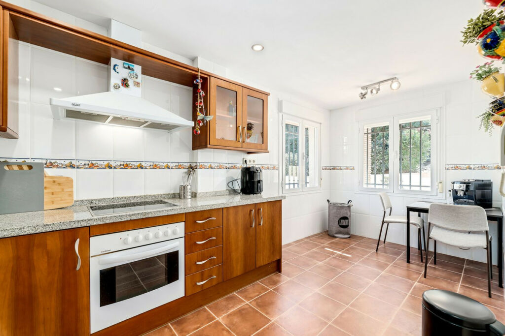 Detached Villa Riviera del Sol Málaga - image 13