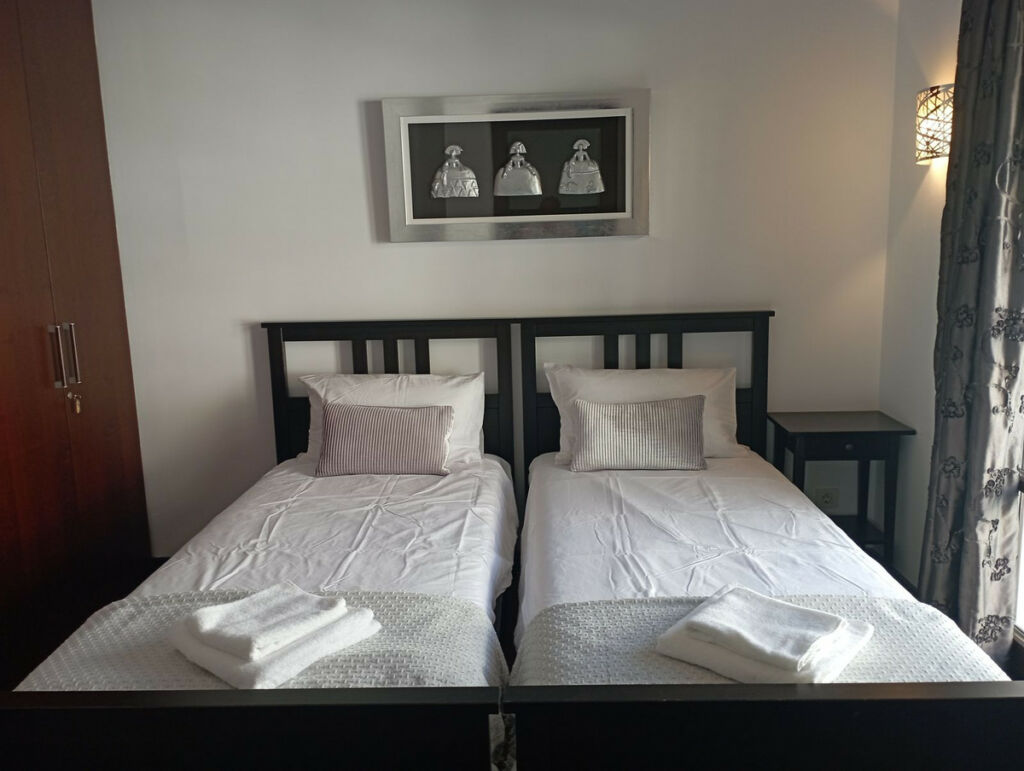Townhouse Benahavís Málaga - image 13
