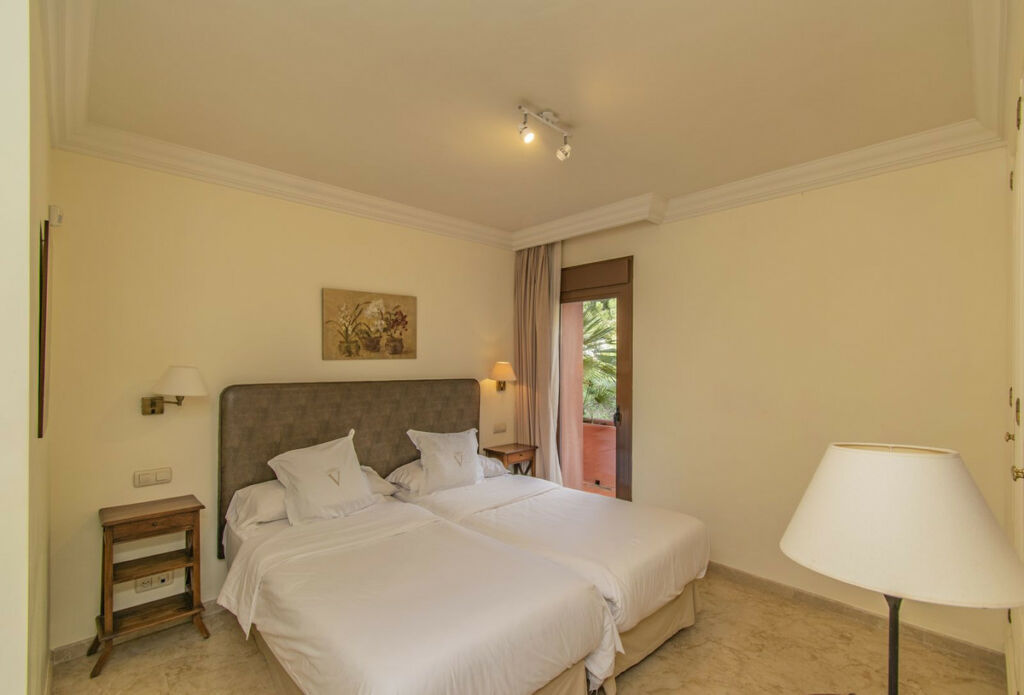 Ground Floor Apartment Puerto Banús Málaga - image 13