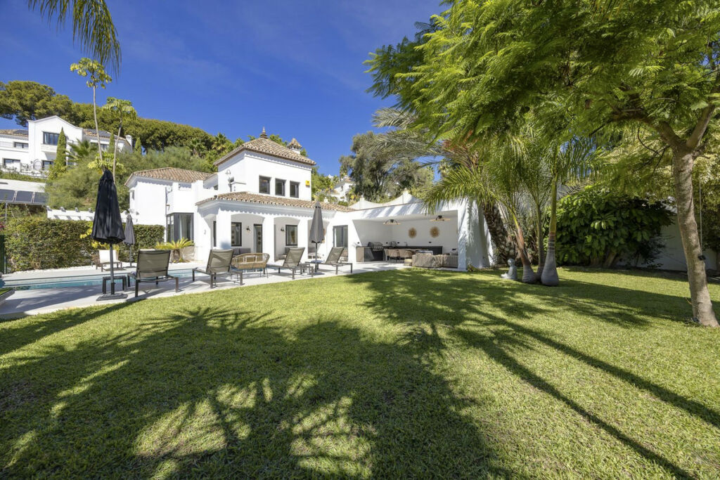 Detached Villa El Paraiso Málaga