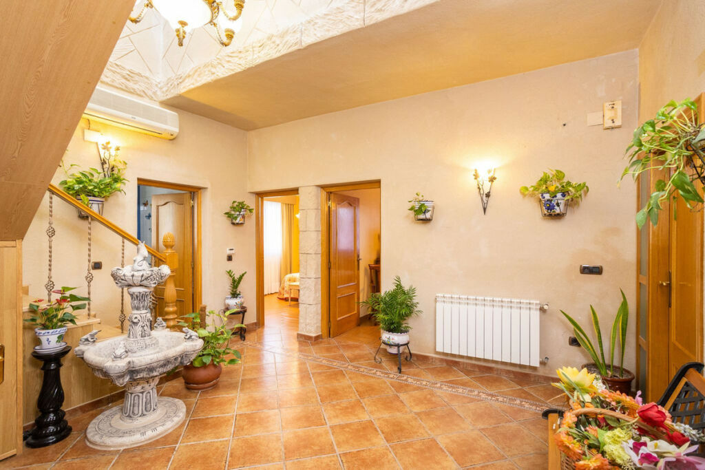 Detached Villa Los Altos Alicante - image 13