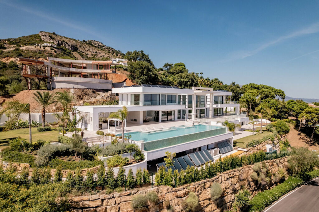 Detached Villa Benahavís Málaga - image 13