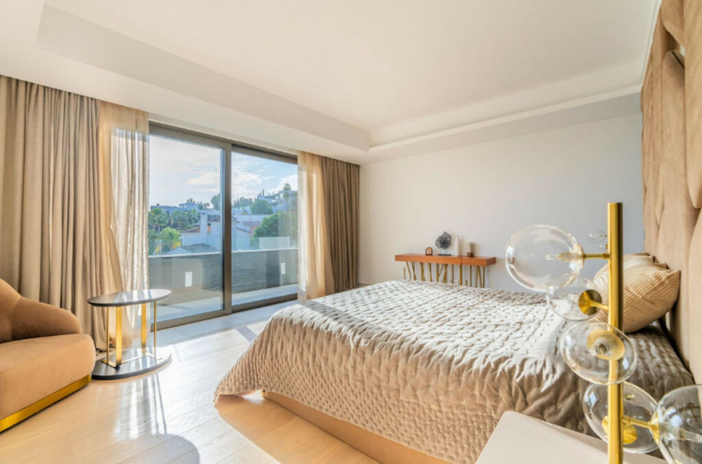 Detached Villa Benahavís Málaga - image 13