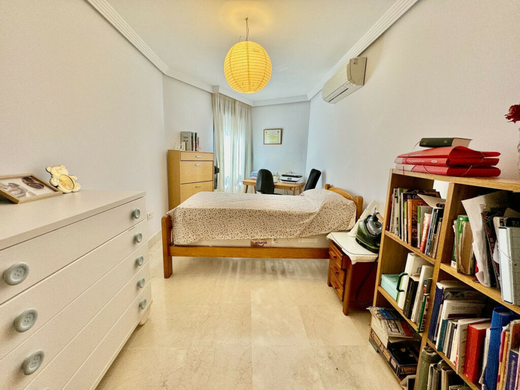 Middle Floor Apartment San Pedro de Alcántara Málaga - image 13