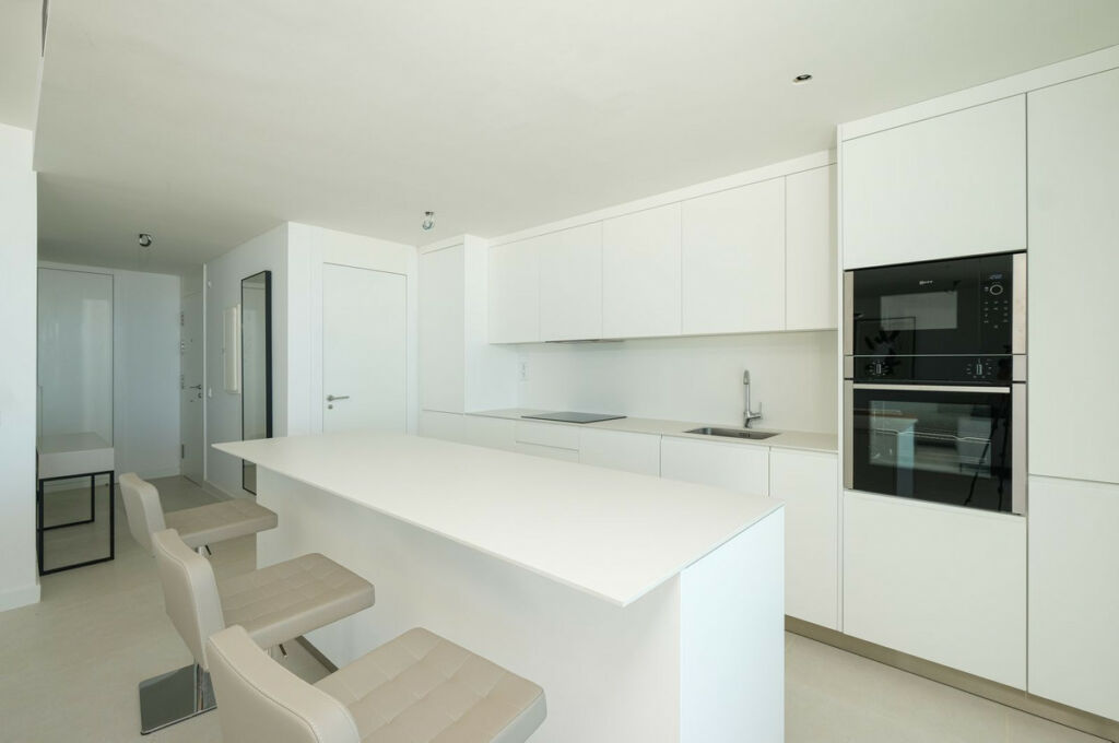 Middle Floor Apartment Carvajal Málaga - image 13
