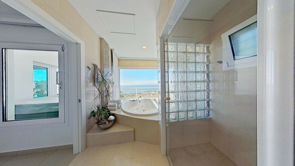 Detached Villa Benalmadena Málaga - image 13