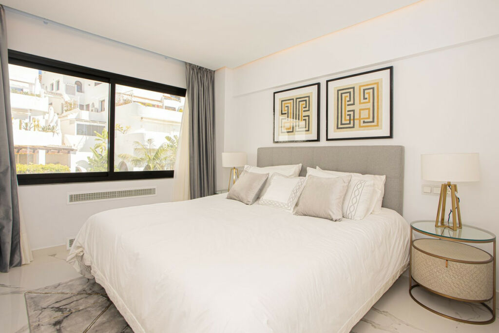 Townhouse The Golden Mile Málaga - image 13