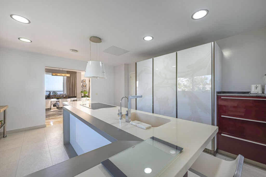 Detached Villa El Rosario Málaga - image 15