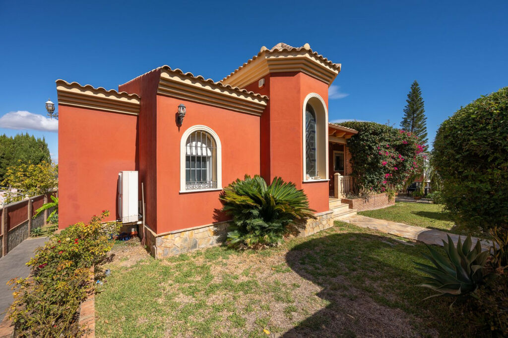 Detached Villa Alhaurín de la Torre Málaga - image 14