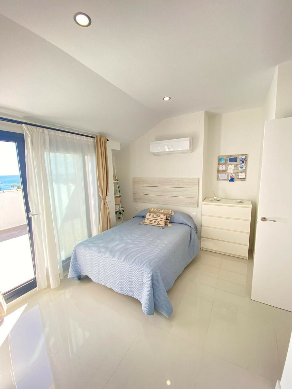 Penthouse Manilva Málaga - image 17