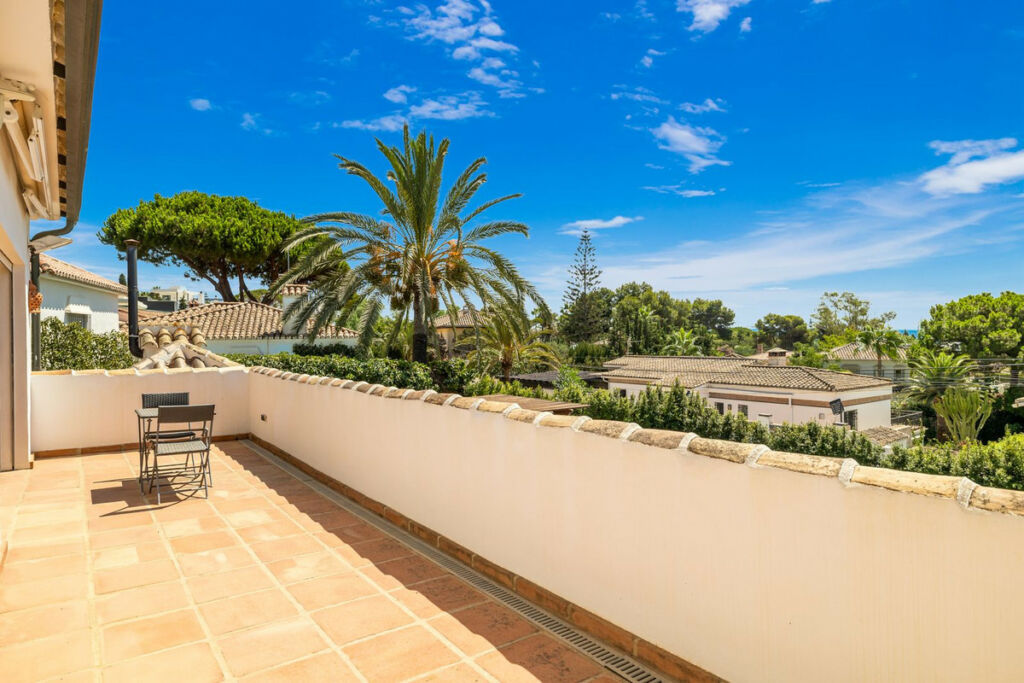 Detached Villa Marbesa Málaga - image 14