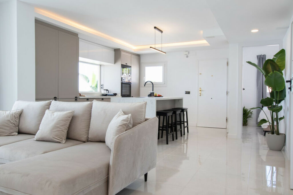Penthouse Calahonda Málaga - image 14