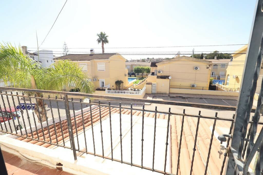 Townhouse Villamartin Alicante - image 15