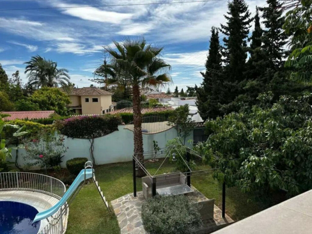 Detached Villa Marbella Málaga - image 14