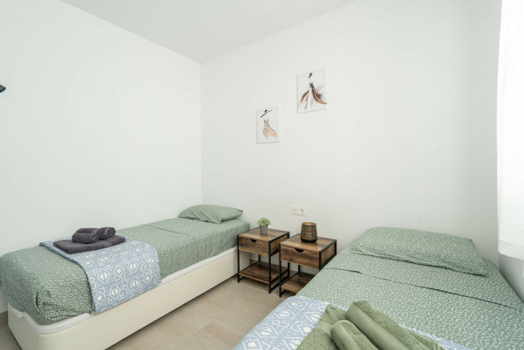 Middle Floor Apartment Fuengirola Málaga - image 14
