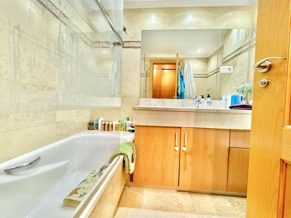 Middle Floor Apartment San Pedro de Alcántara Málaga - image 14