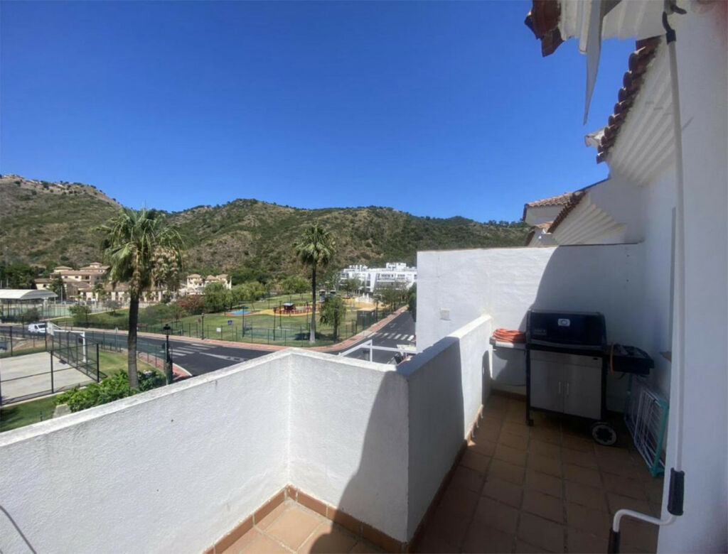 Middle Floor Apartment Benahavís Málaga - image 14