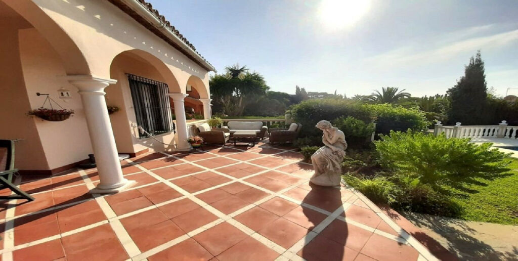 Detached Villa Marbesa Málaga - image 15