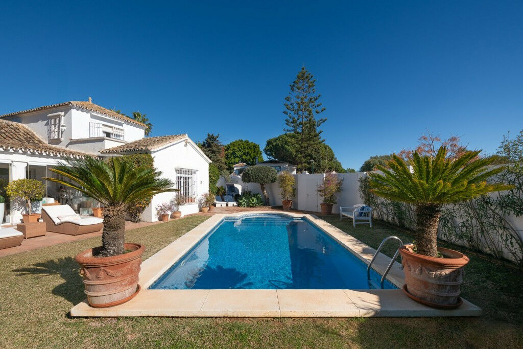 Detached Villa Marbella Málaga - image 15