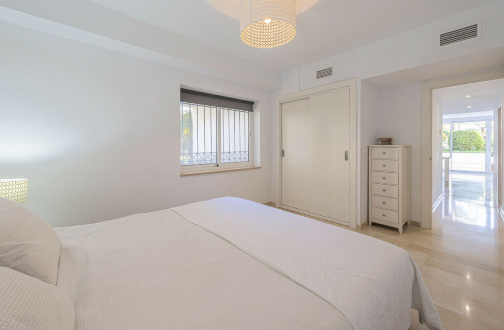 Ground Floor Apartment The Golden Mile Málaga - image 15