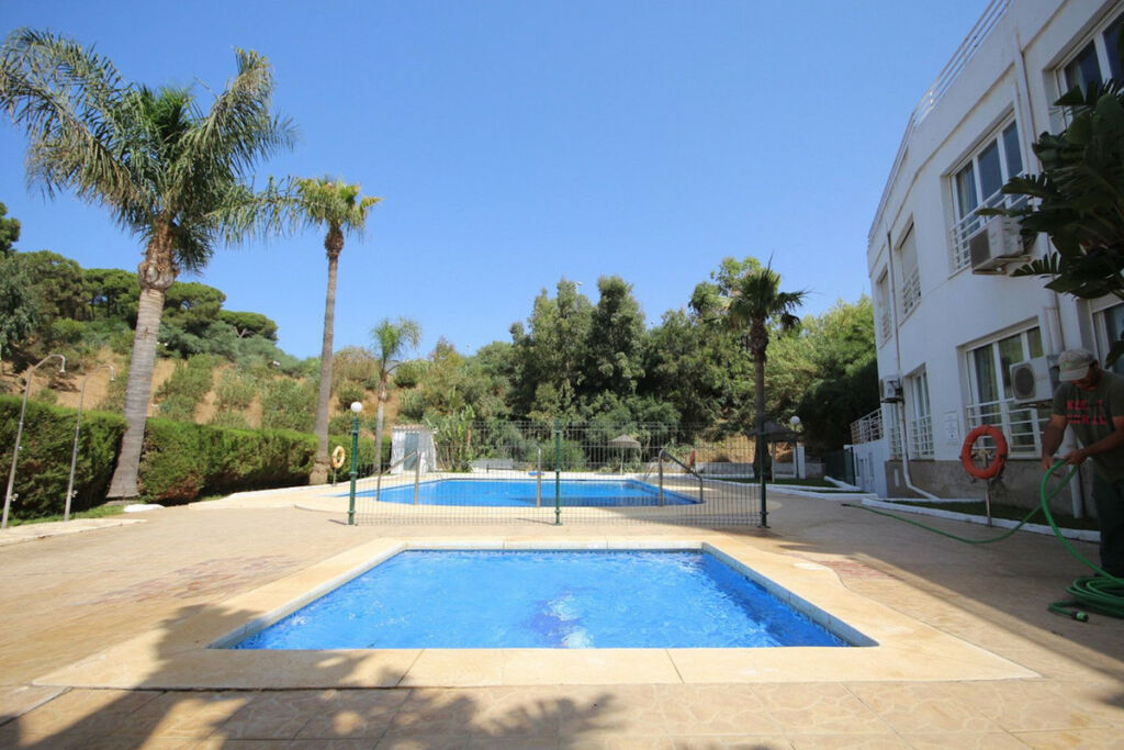 Middle Floor Studio Calahonda Málaga - image 5